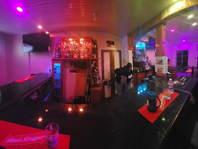 Ole House Seafood Restaurant, Sports Bar and Grill
